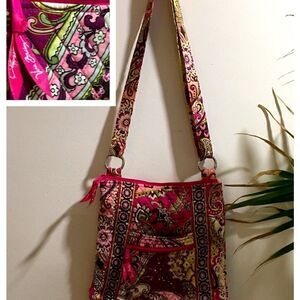 VERA BRADLY ADJUSTABLE CROSSBODY BAG! Pink tones